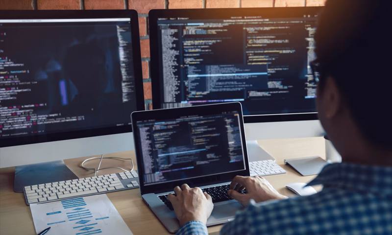 数据科学选型：R与Python如何赋能安新县网站建设？